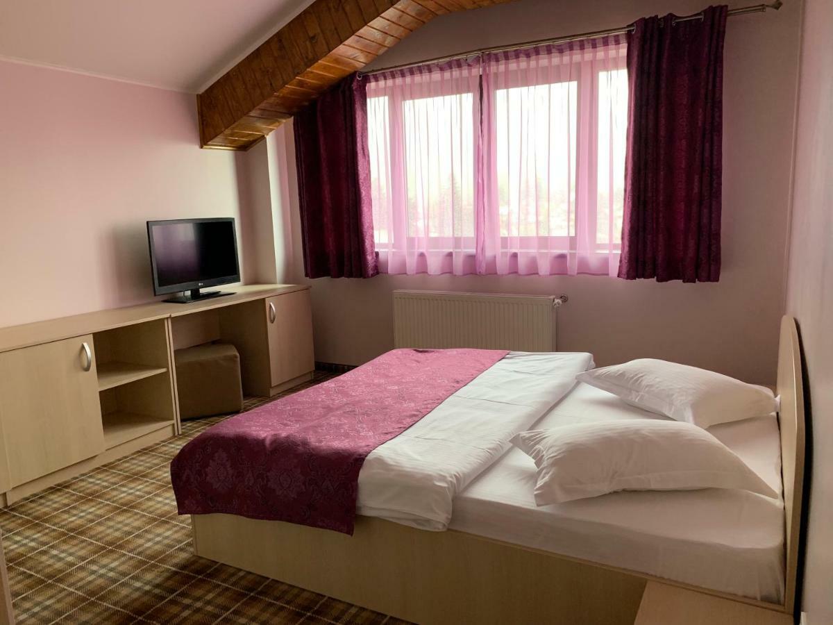 Hotel Vila Curcubeu Buşteni Exteriér fotografie