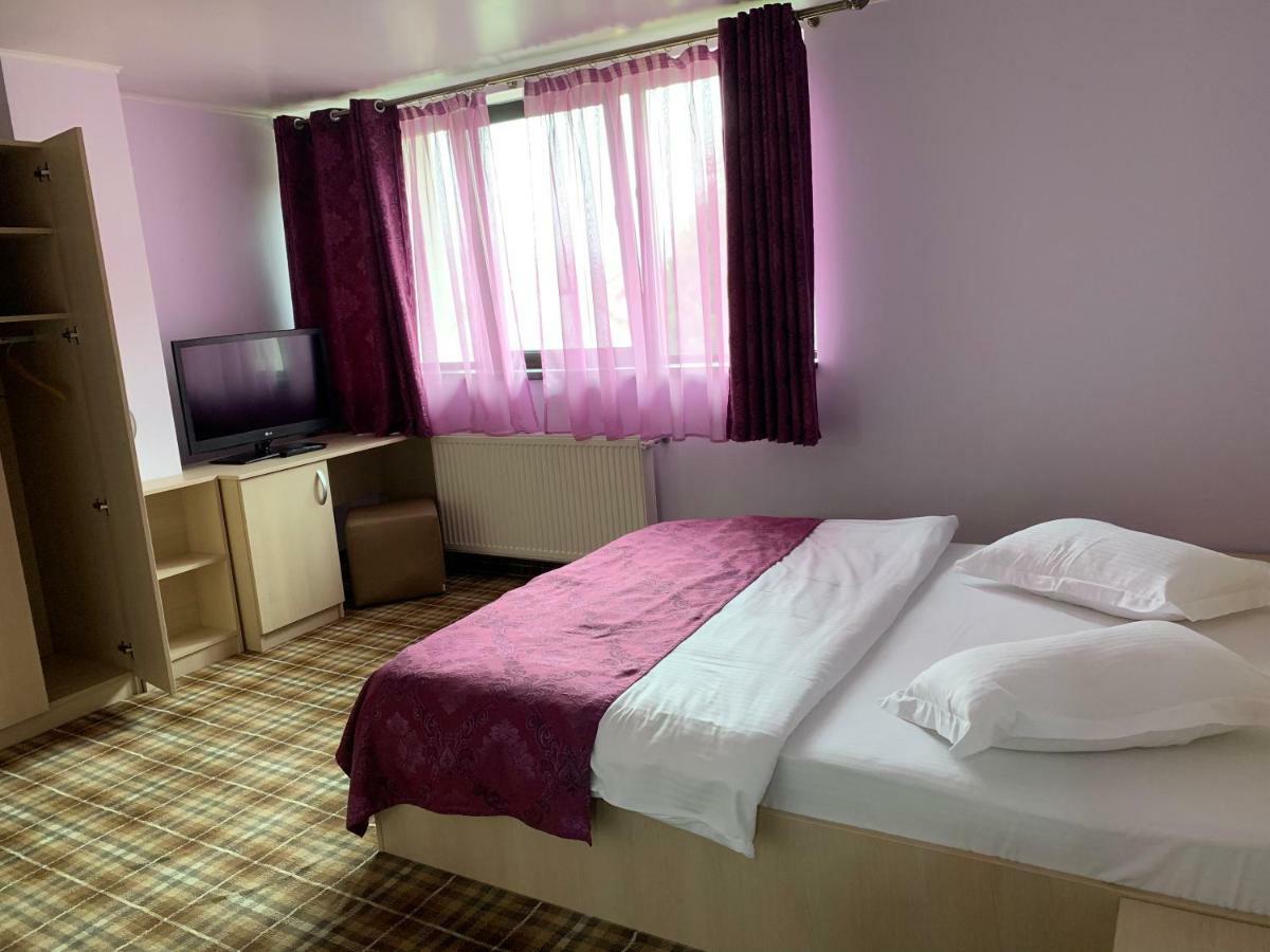 Hotel Vila Curcubeu Buşteni Exteriér fotografie